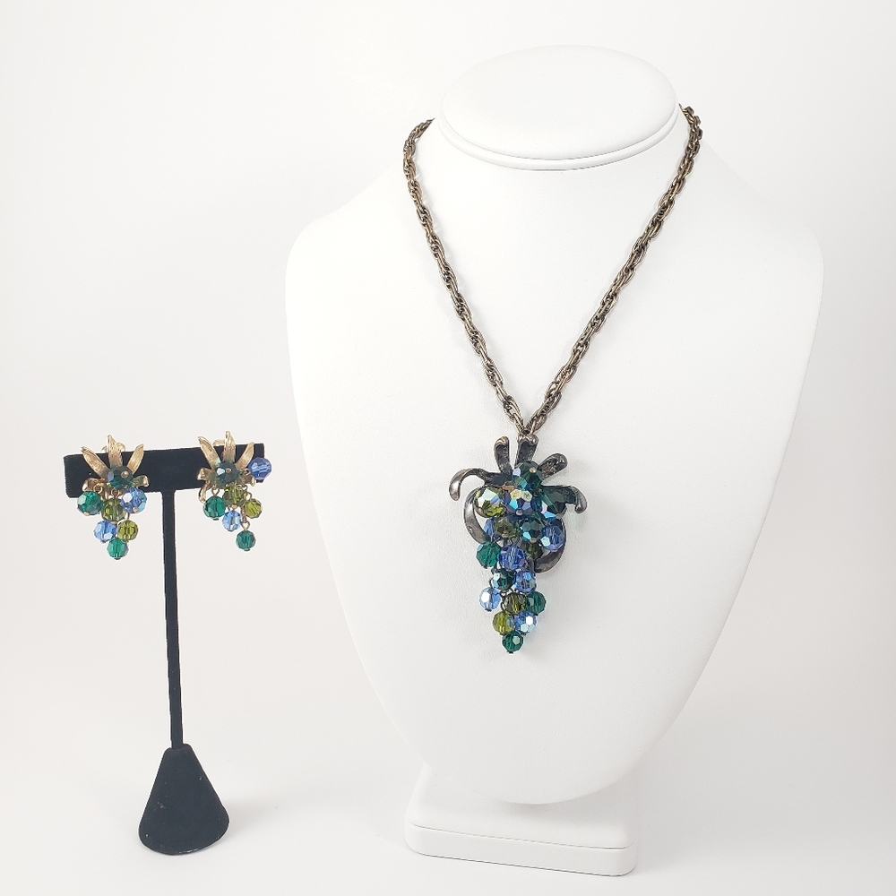 TRUE VINTAGE Golden Crystal Necklace Earrings Set